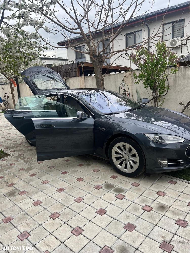 Tesla Model S 90D Allradantrieb - 2