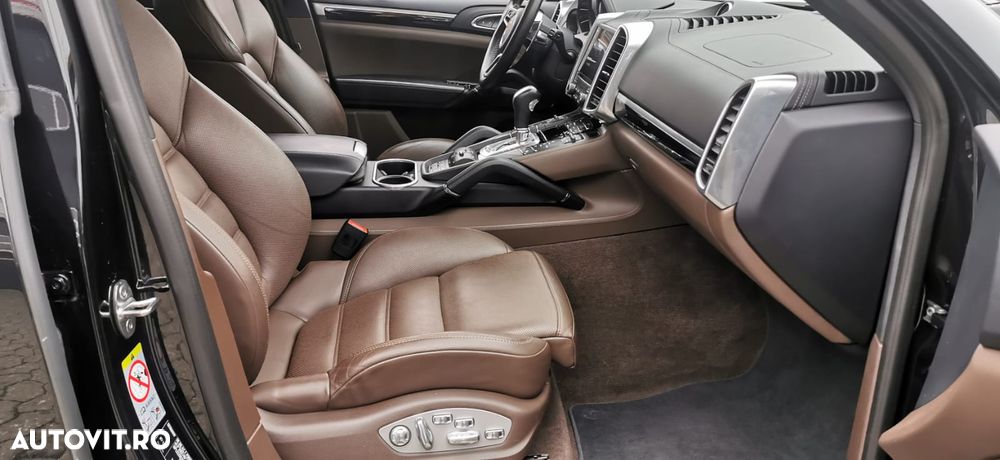 Porsche Cayenne - 10