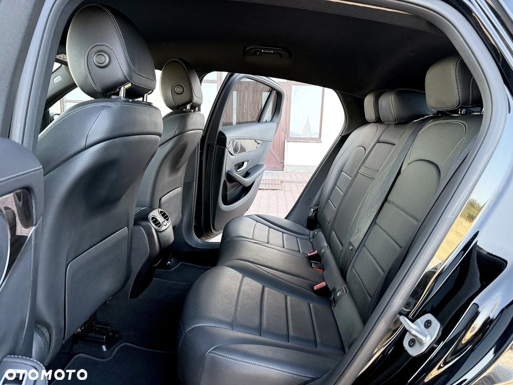 Mercedes-Benz GLC - 12