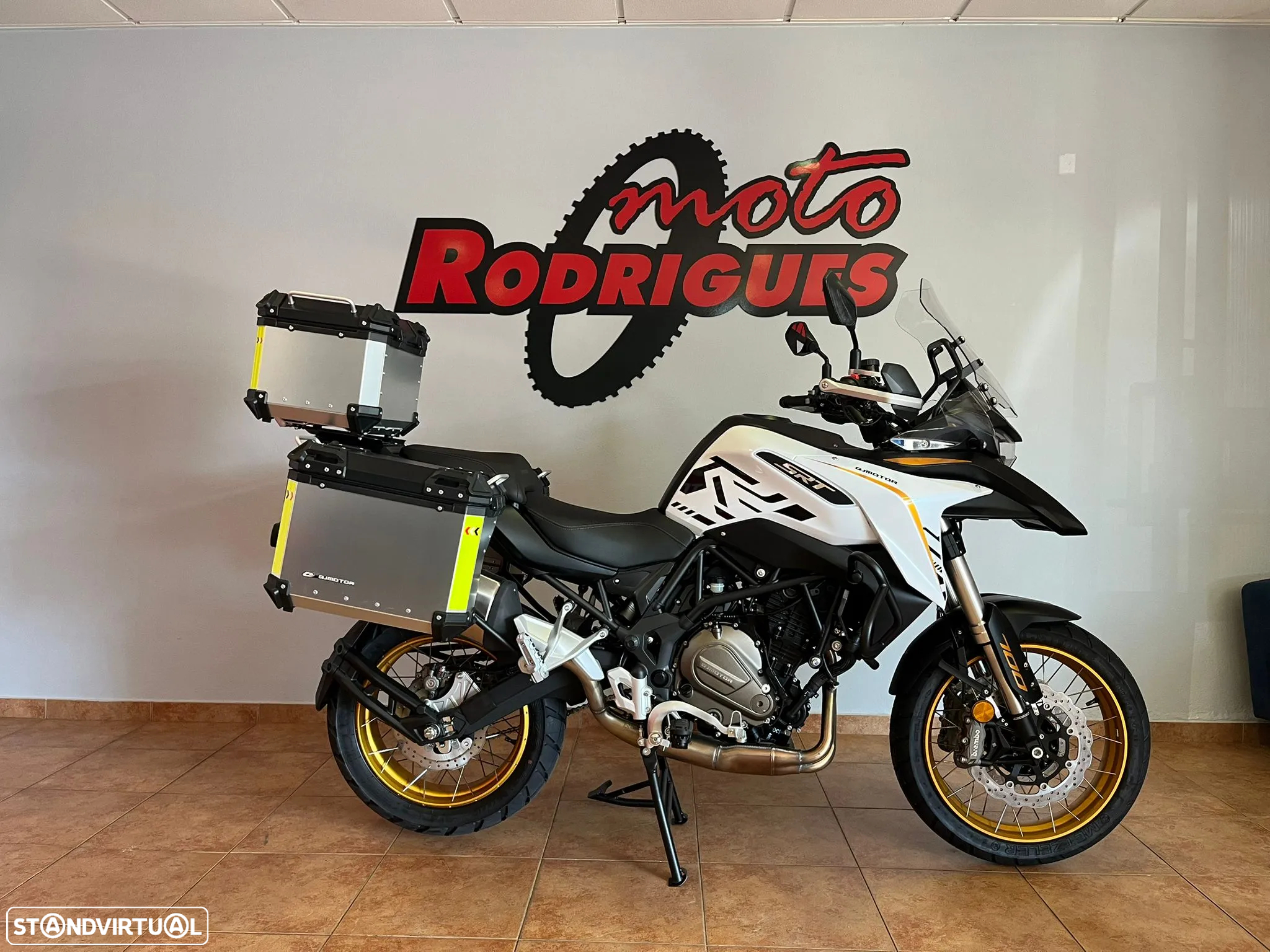 QJ Motor SRT 700X - OFERTA 3 MALAS ALUMÍNIO + EQUIPAMENTO - 12