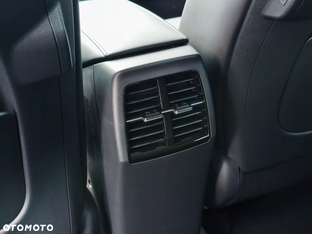 Kia Niro 1.6 GDI Hybrid Business Line - 13