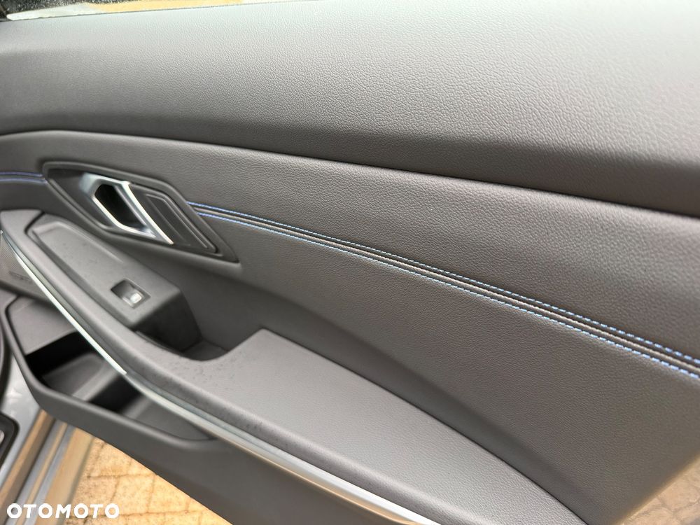 BMW Seria 3 M340d xDrive - 9