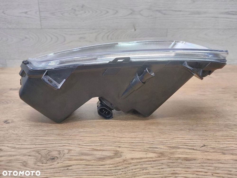 Volkswagen Polo V 6R 2013 Przód strona prawa Lampy przeciwmgielne - 2