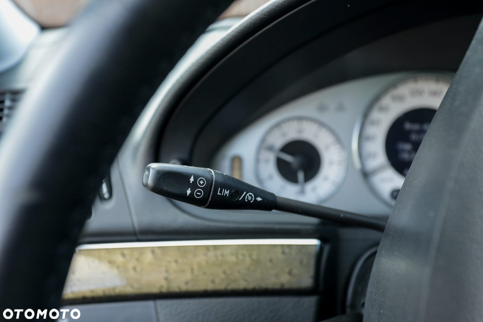 Mercedes-Benz Klasa E 320 CDI 4-Matic Avantgarde - 28