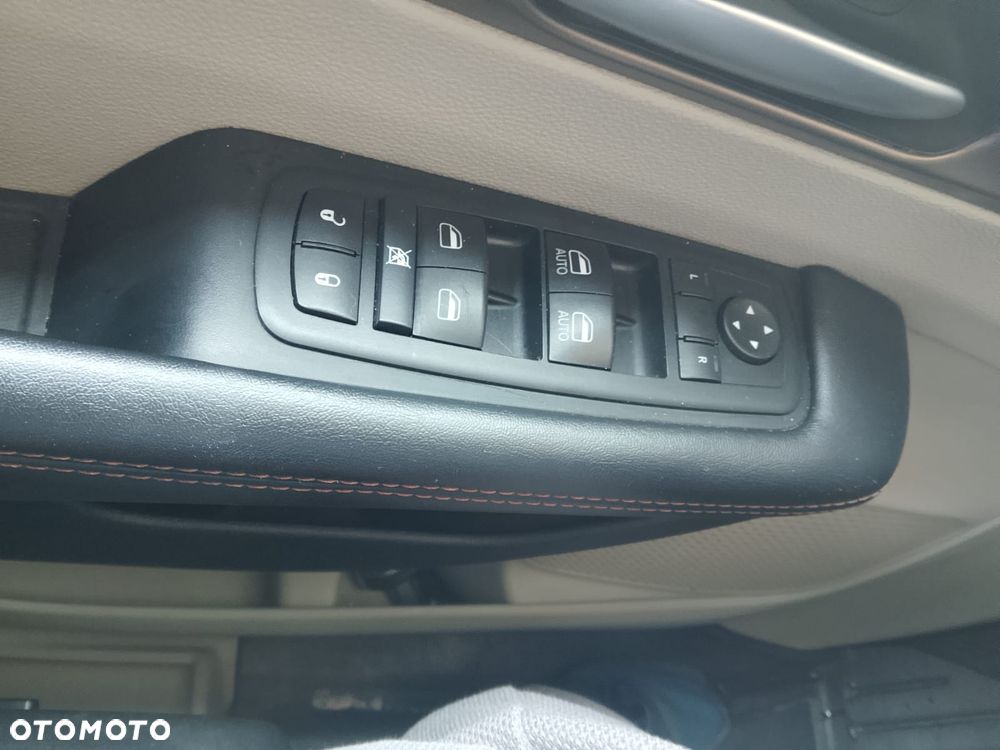 Chrysler Pacifica - 13