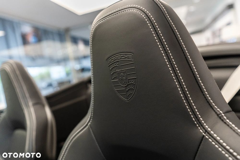 Porsche 911 Carrera S - 35