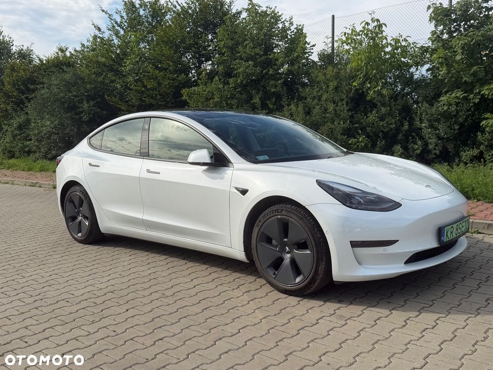 Tesla Model 3 - 4