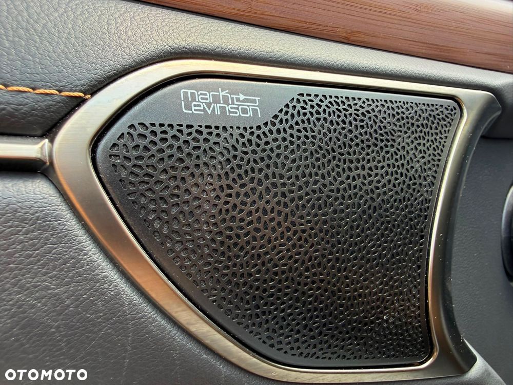 Lexus ES 300h Omotenashi - 29