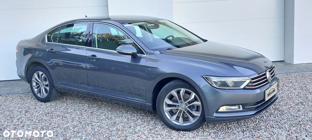 Volkswagen Passat 1.6 TDI SCR DSG Comfortline - 3