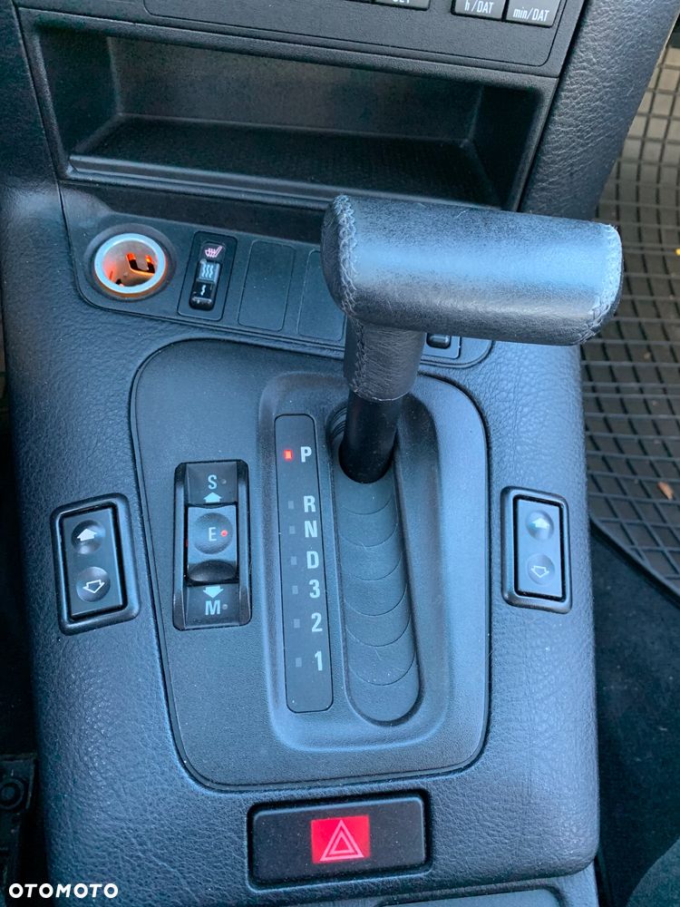 BMW Seria 3 318i - 23