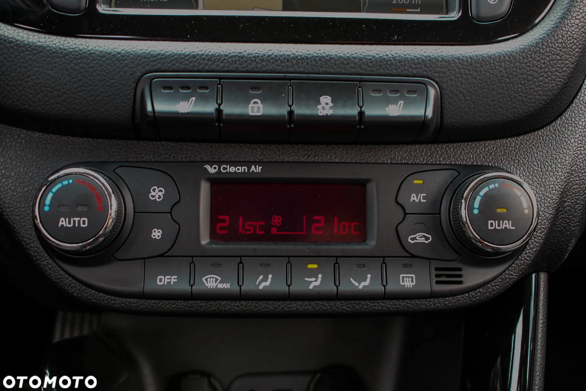 Kia Ceed 1.6 GDI Dream Team Edition - 34