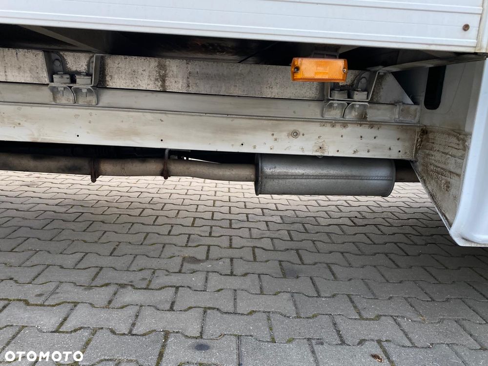 Mercedes-Benz Sprinter - 25