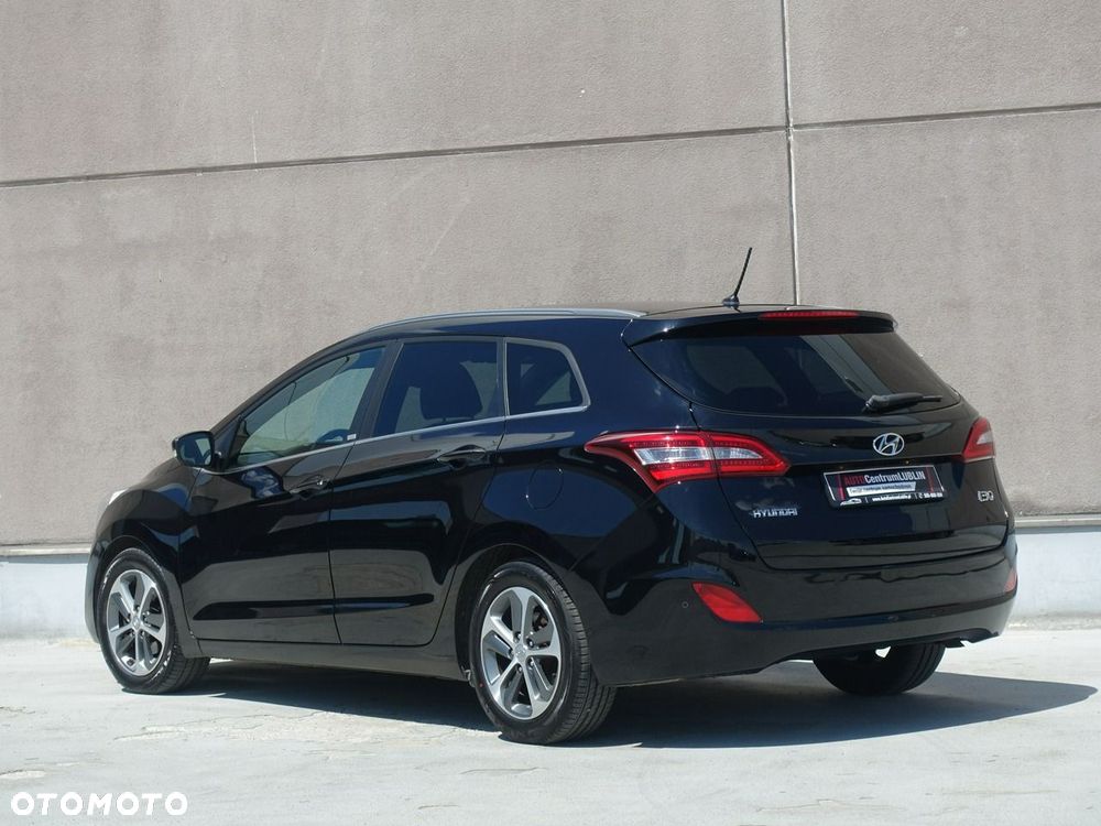 Hyundai i30 blue Kombi 1.4 Passion - 8