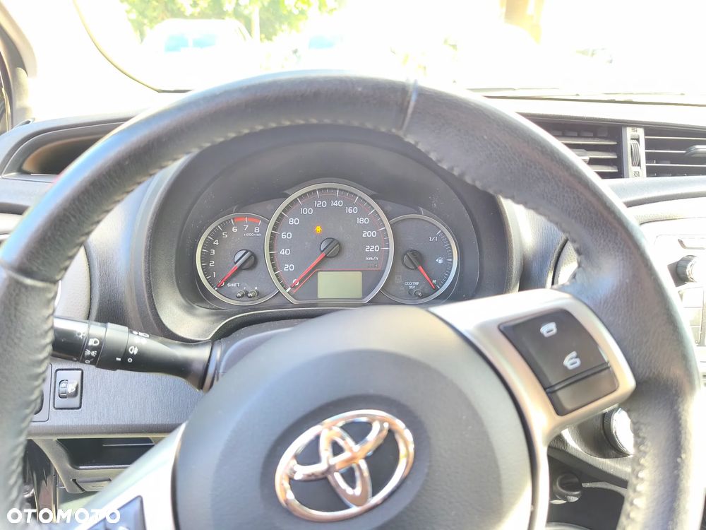 Toyota Yaris 1.0 Sol - 11