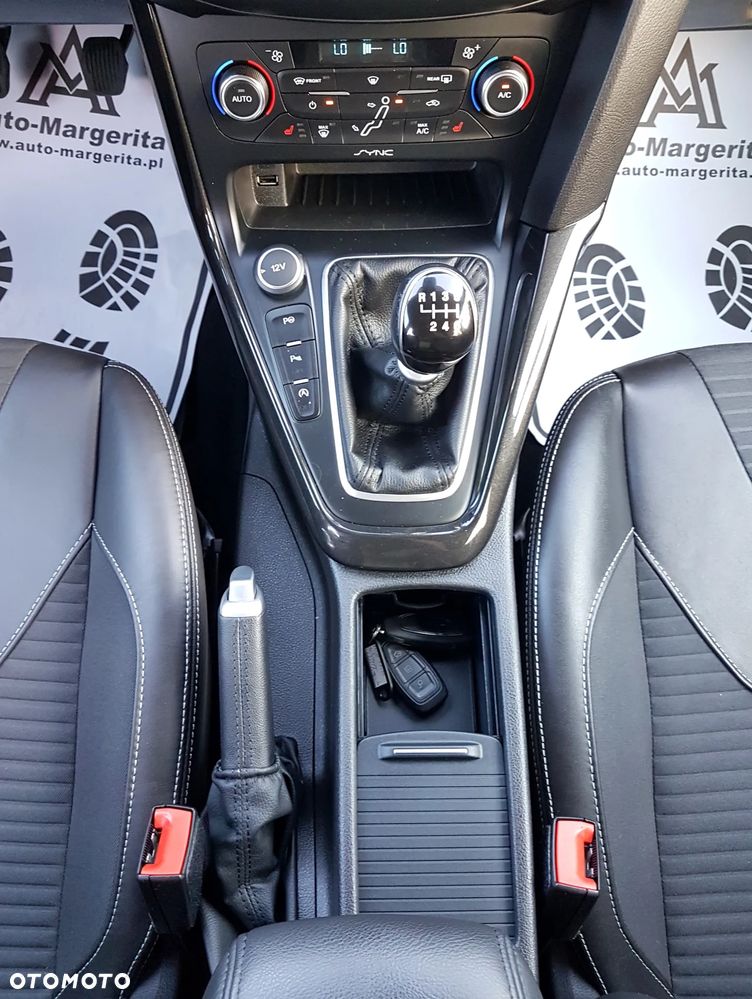 Ford Focus 1.6 TDCi DPF Titanium - 29