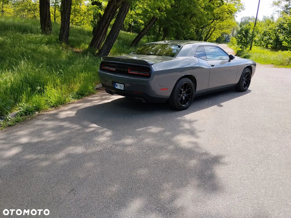 Dodge Challenger - 4
