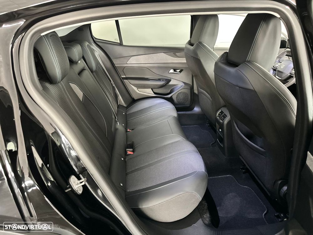 Peugeot 408 1.2 Hybrid Allure e-DCS6 - 34
