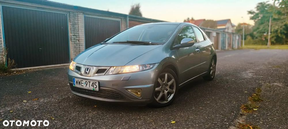 Honda Civic 1.8 Executive NAVI - 1