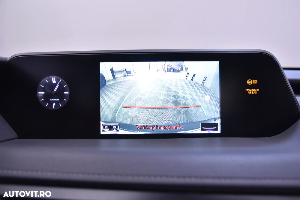 Lexus UX - 19