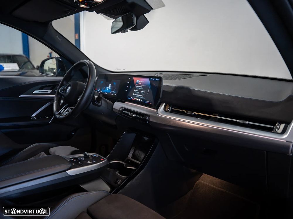 BMW iX2 eDrive20 Pack Desportivo M - 5