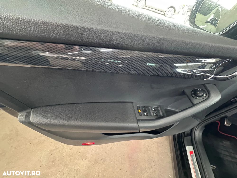 Skoda Octavia Combi Diesel 2.0 TDI RS - 21