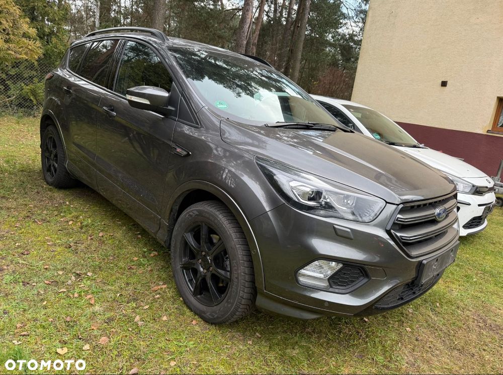 Ford Kuga 1.5 EcoBoost 2x4 ST-Line - 2