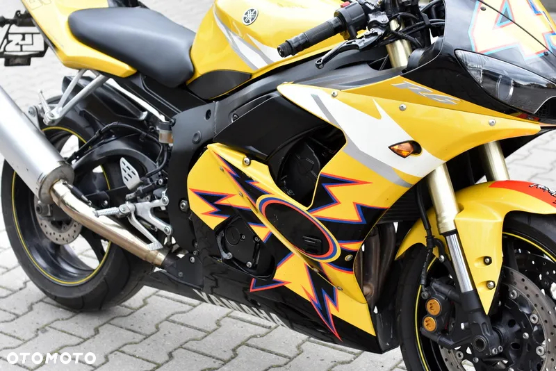 Yamaha R6 - 6