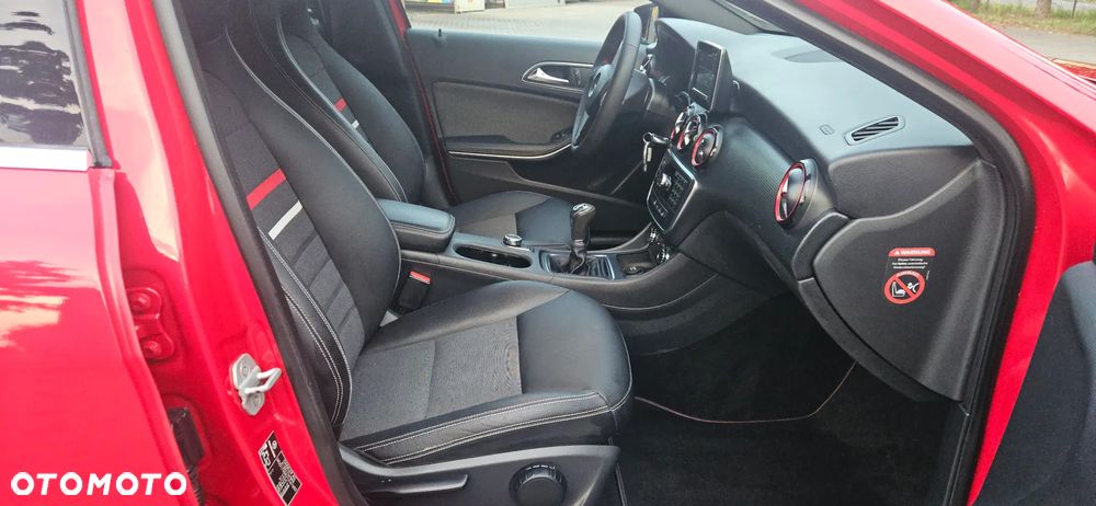 Mercedes-Benz Klasa A 180 (BlueEFFICIENCY) AMG Sport - 26