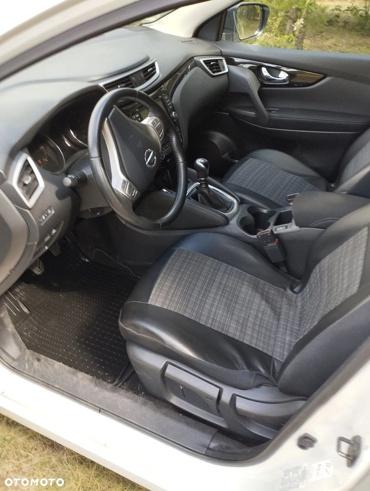 Nissan Qashqai 1.6 DCi 4x4 N-Connecta - 8