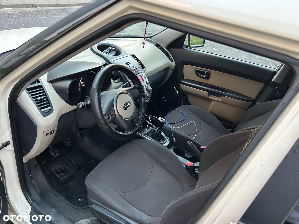 Kia Soul 1.6 CRDI M - 10