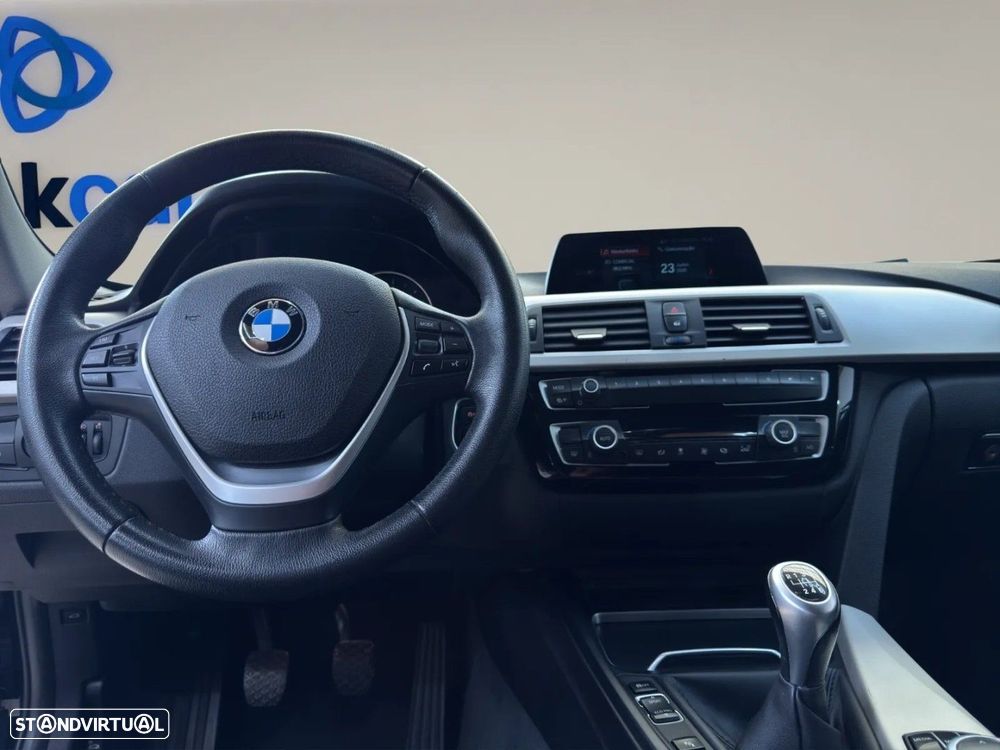 BMW 318 d Line Sport - 11