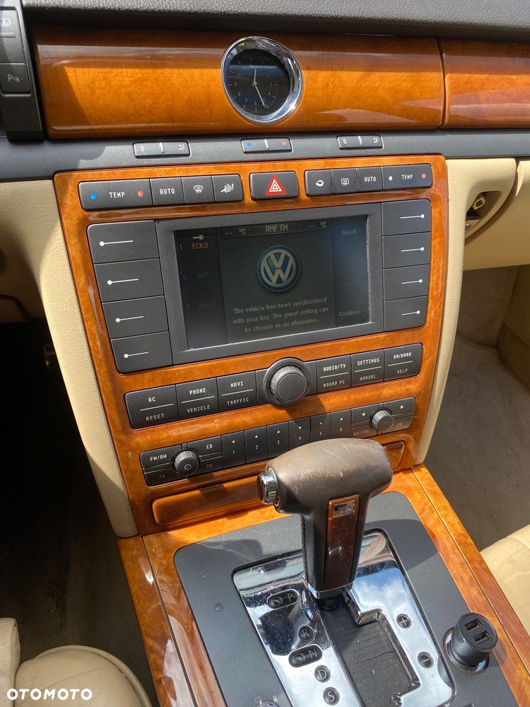 Volkswagen Phaeton 4.2 V8 4Mot L (5 os.) - 8