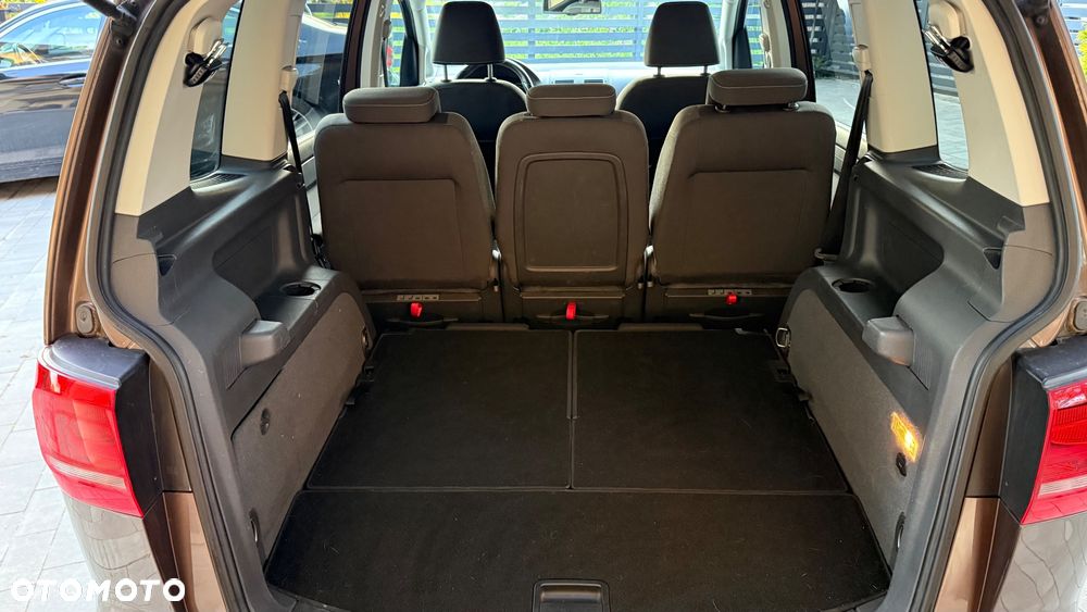 Volkswagen Touran 2.0 TDI DPF STYLE - 36