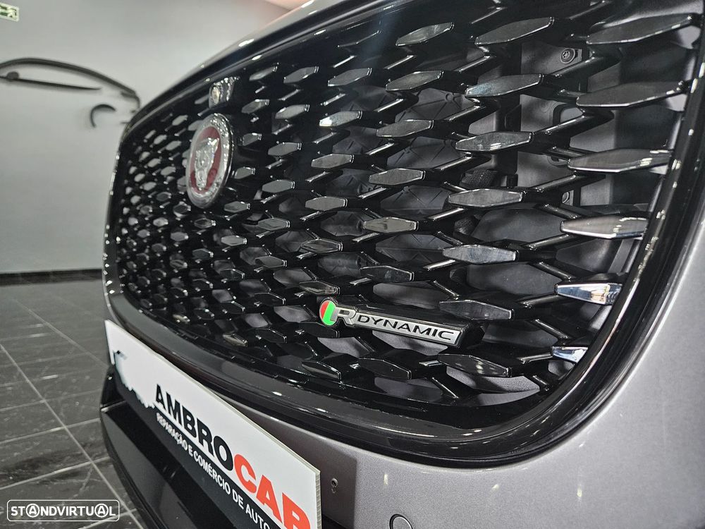 Jaguar F-Pace 2.0 P400e AWD R-Dynamic SE - 32