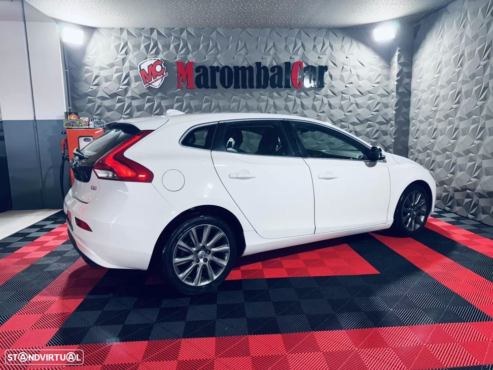 Volvo V40 1.6 D2 Momentum Eco - 5