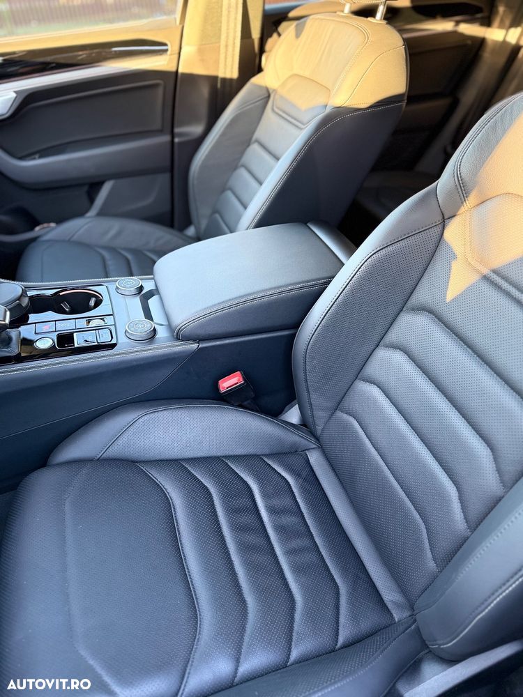 Volkswagen Touareg V6 TDI 4MOTION Elegance - 11