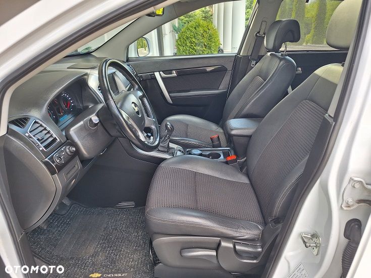 Chevrolet Captiva 2.4 2WD Travel Edition - 16