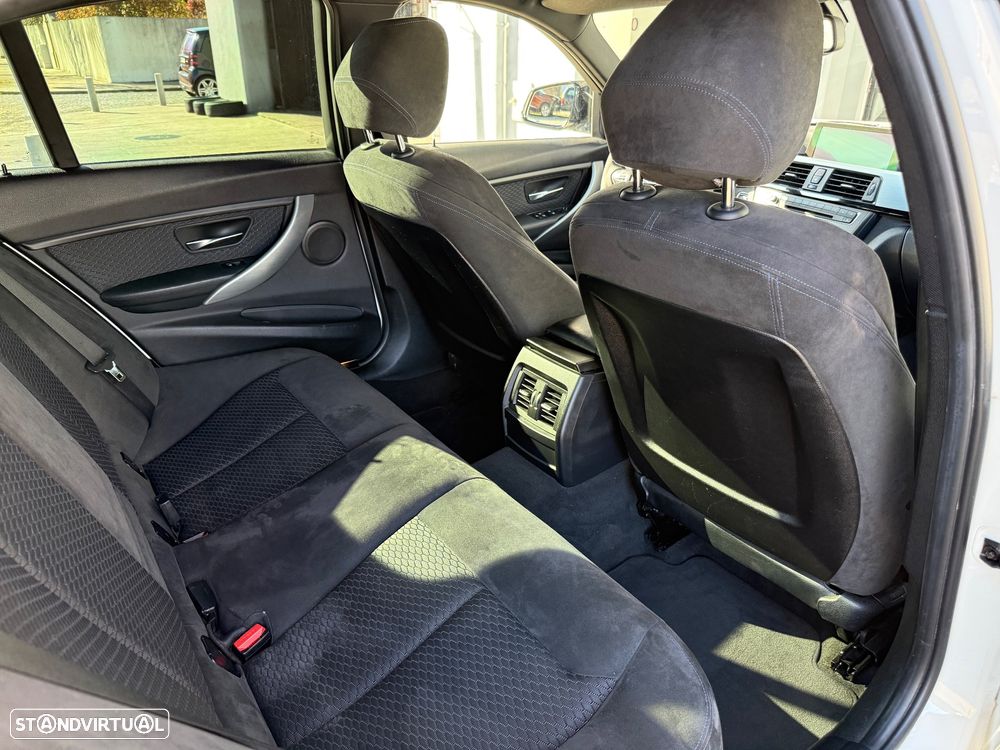 BMW 320 d Auto Pack M - 16