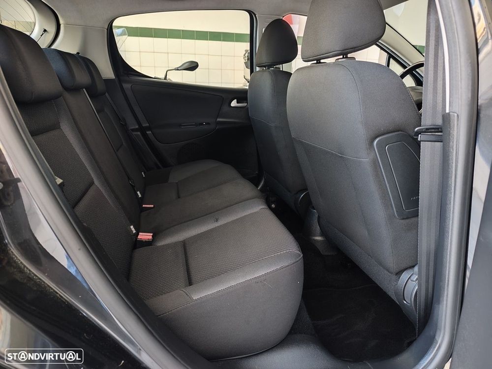 Peugeot 207 1.4 16V Active - 14