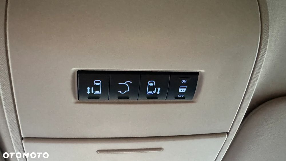 Lancia Voyager 2.8 Multijet 16v Platinum - 32