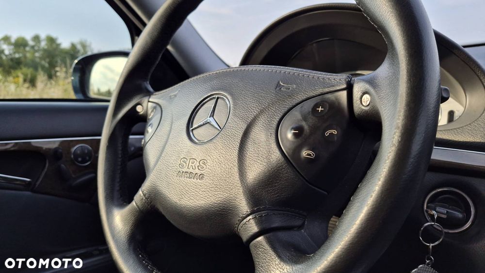 Mercedes-Benz Klasa E 55 AMG - 10
