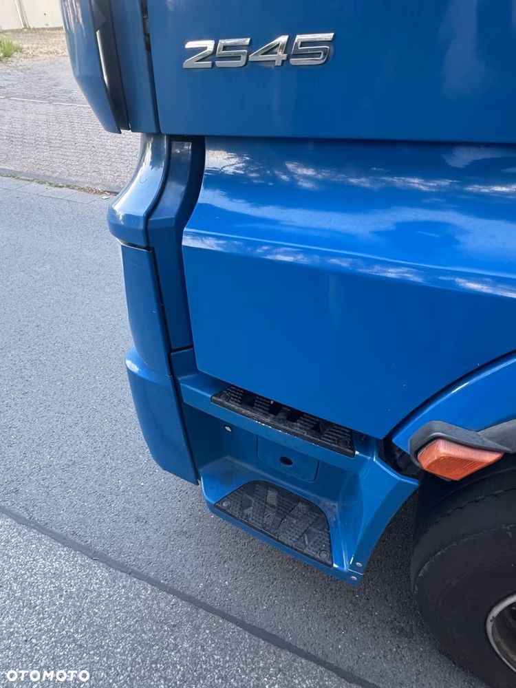 Mercedes-Benz Actros 2545 | Menke 3 poziomy do transportu zwierząt | Wentylacja | Poidła | EURO 6 | 6x2 - 9