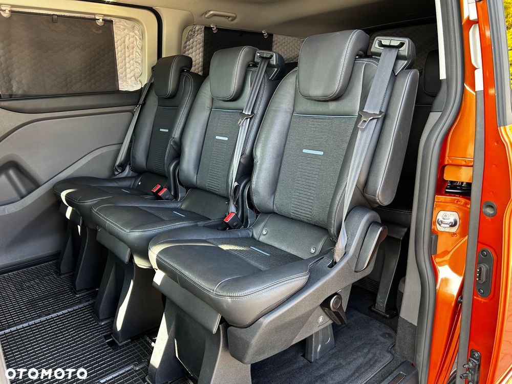 Ford Tourneo Custom - 30