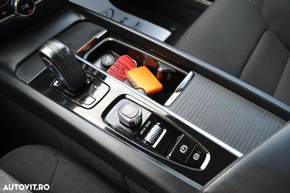 Volvo V60 B4 D Geartronic Momentum Pro - 23