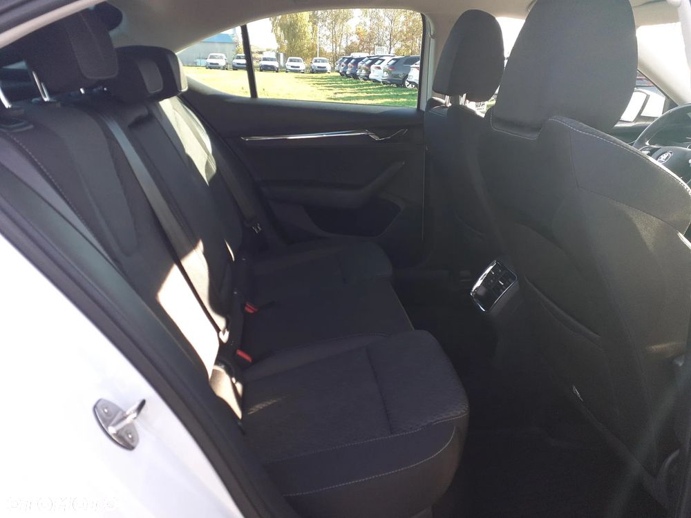 Skoda Octavia 1.5 TSI ACT Style - 11