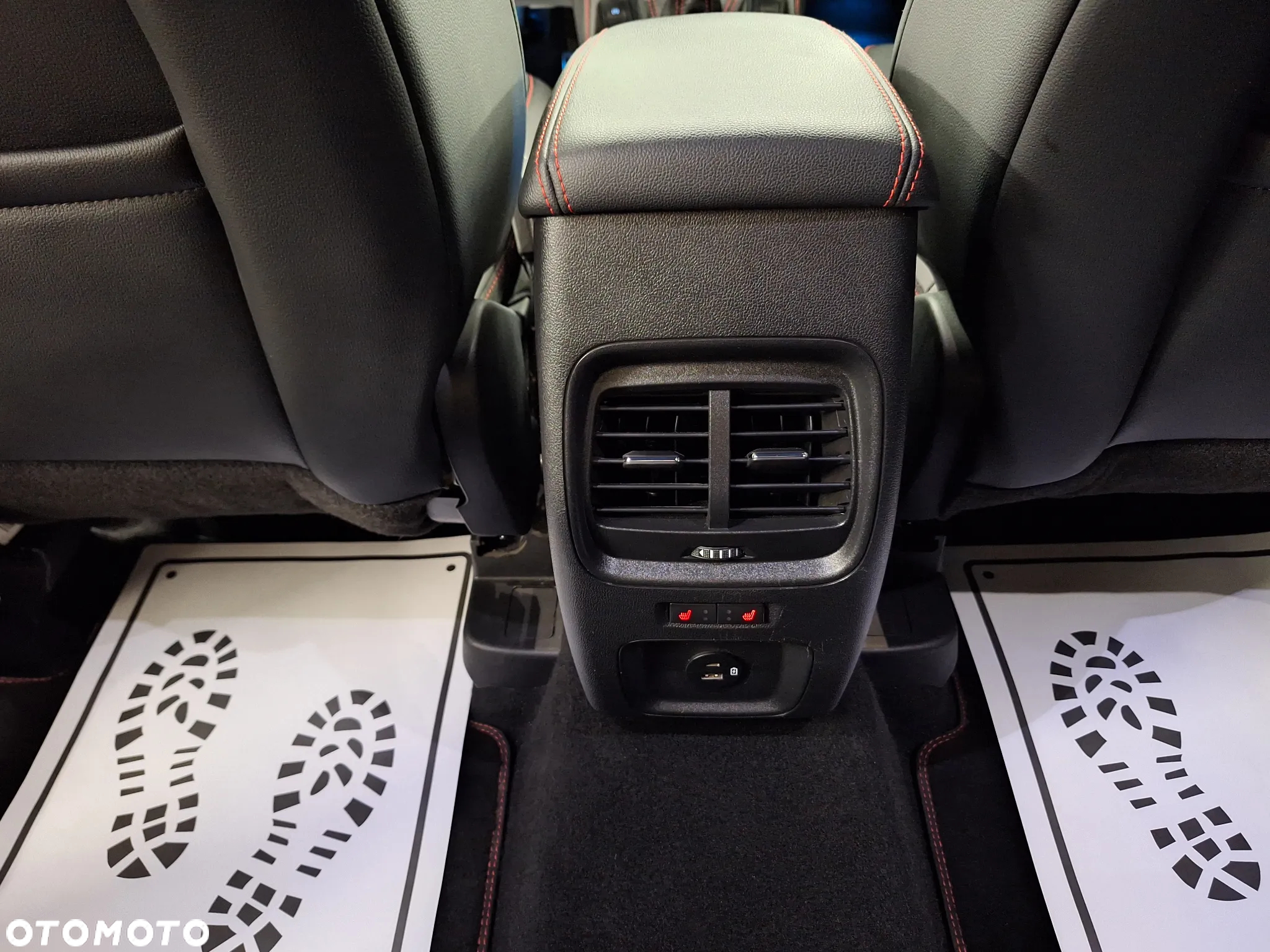Ford Kuga 2.0 EcoBlue Hybrid ST-LINE X - 23