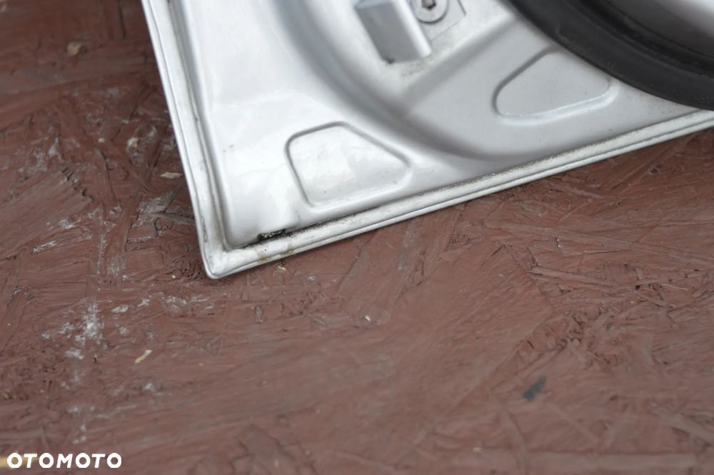 BMW E46 SEDAN / TOURING / KOMBI ORYGINALNE KOMPLETNE DRZWI PRZEDNIE LEWE / PRAWE EUROPA W KOLORZE TITANSILBER 354/7 O NR. 41 51 7 034 151 / 41 51 7 034 152 OEM W DOBRYM STANIE - 33