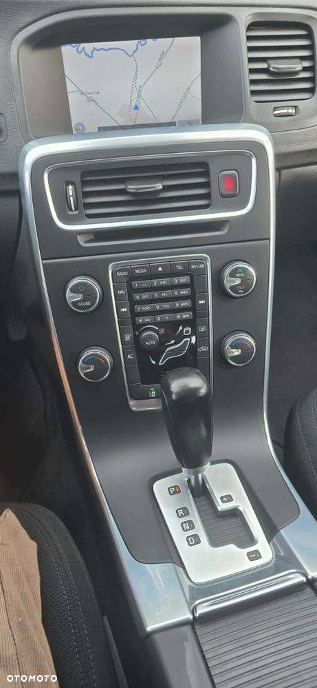 Volvo V60 D2 Geartronic Powershift Momentum - 7