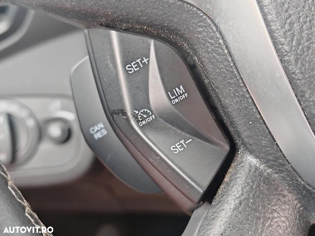 Ford Kuga 2.0 TDCi 4WD Powershift Titanium - 25