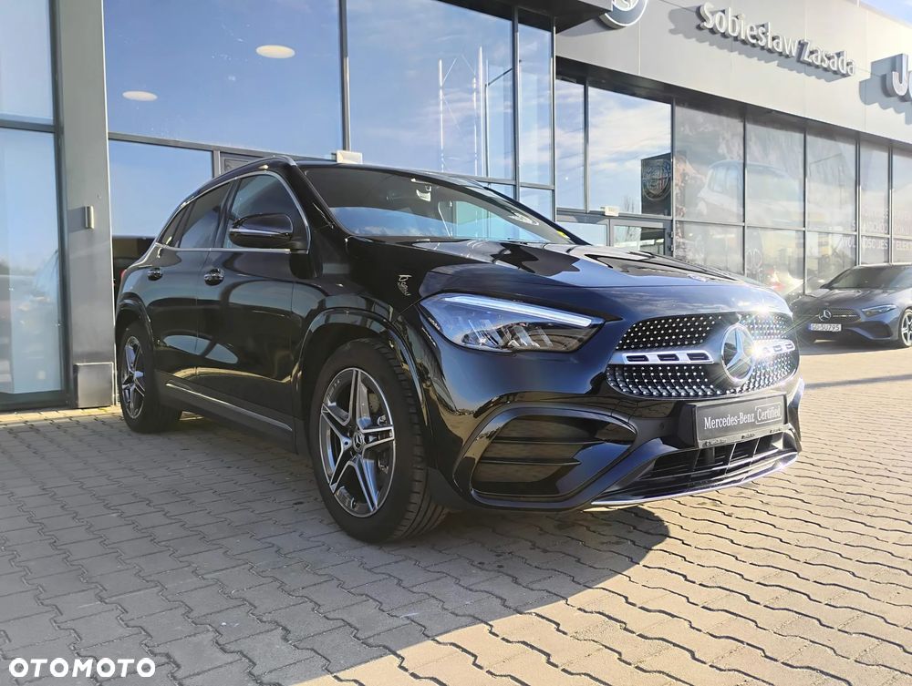 Mercedes-Benz GLA 200 AMG Line - 3